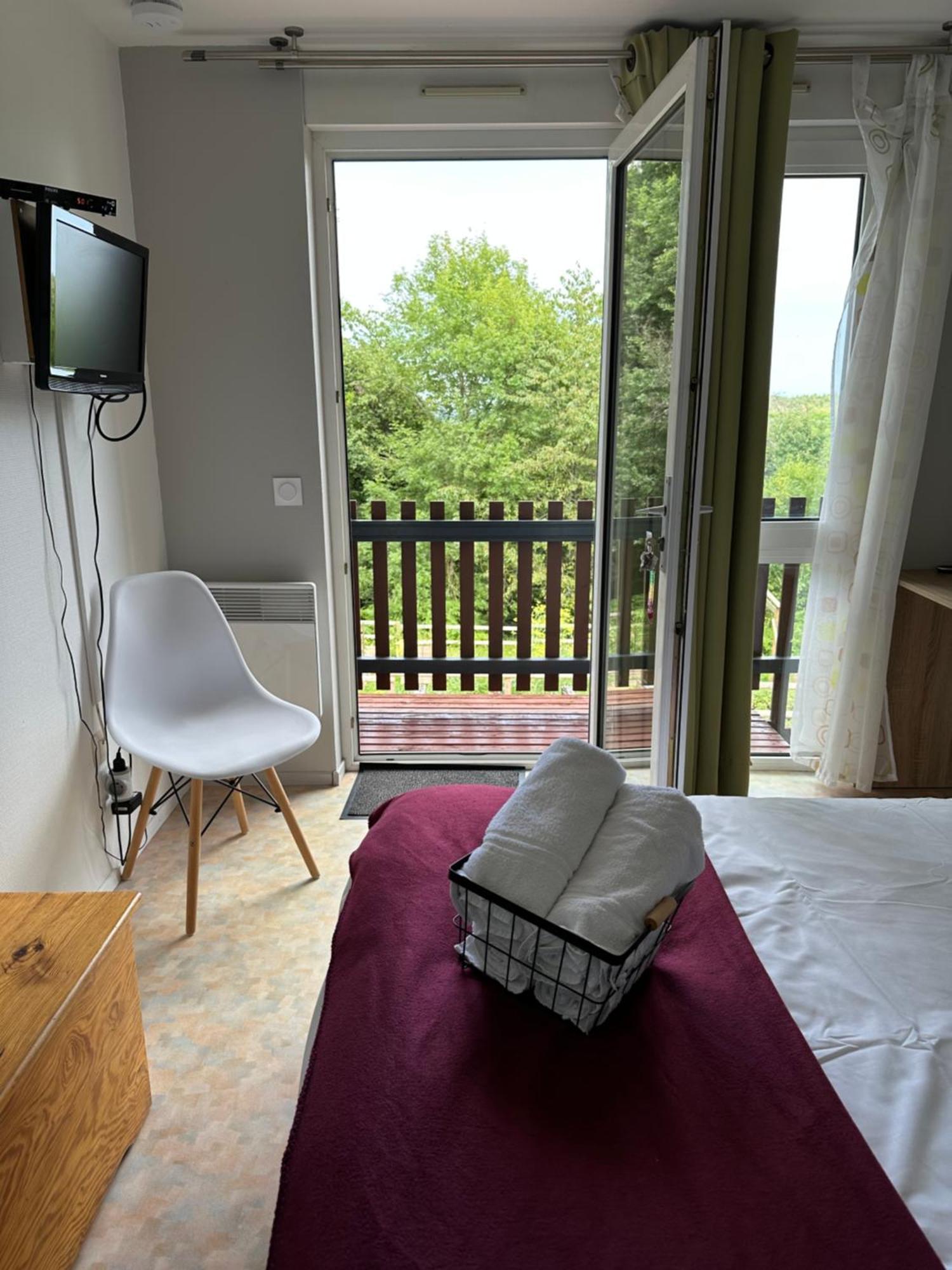 Du Cote De Chez Sam Hotel Andelaroche Exterior photo
