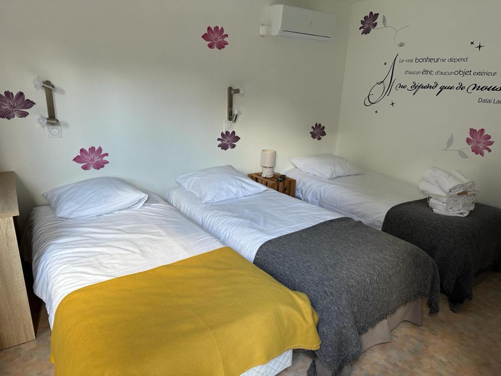 Du Cote De Chez Sam Hotel Andelaroche Exterior photo